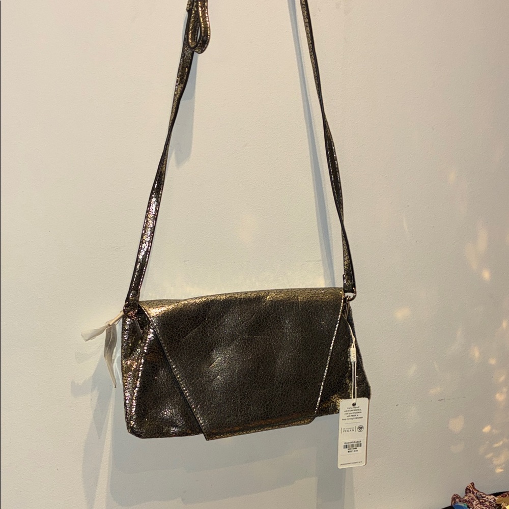 BNWT Metallic Gold Crackled Texture Crossbody Bag Clutch Evening Purse
